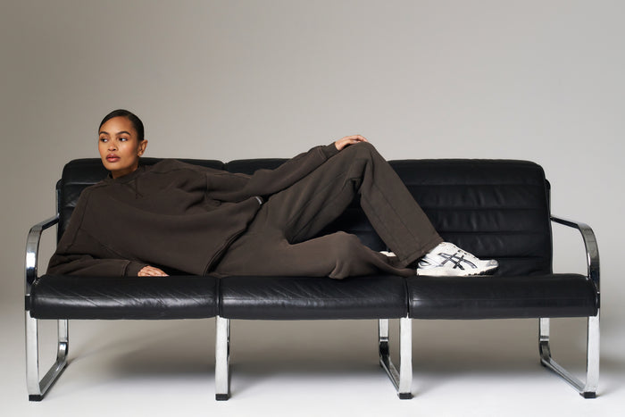 LAUNDERED CLASSICS STRAIGHT LEG JOGGERS - WASHED BROWN