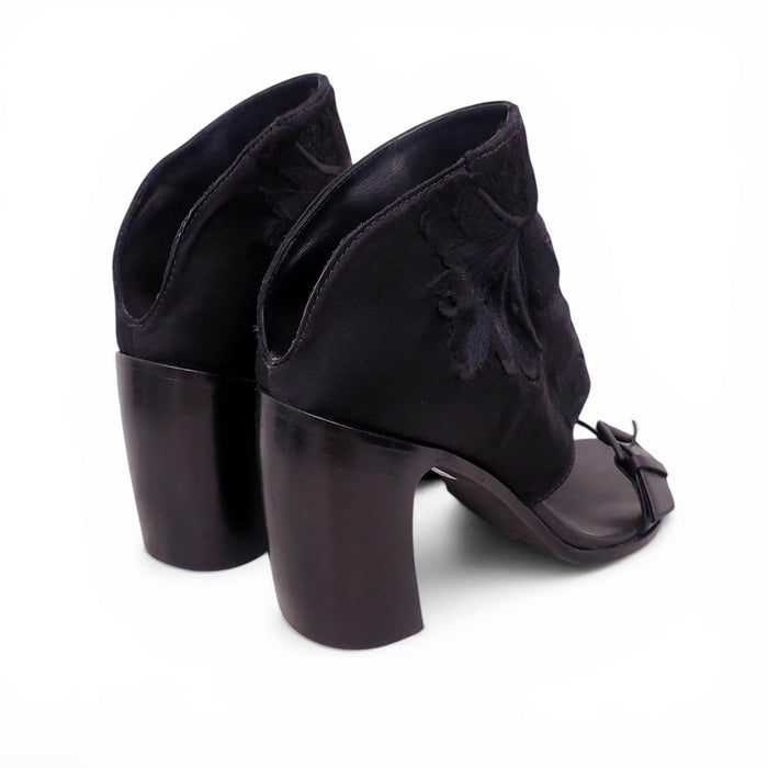 ANN DEMEULEMEESTER BLACK SANDALS - SIZE 40