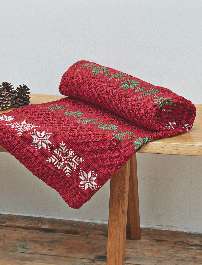 Aran Cable Christmas Throw - ChilliGreenWhite #color-chilligreenwhite