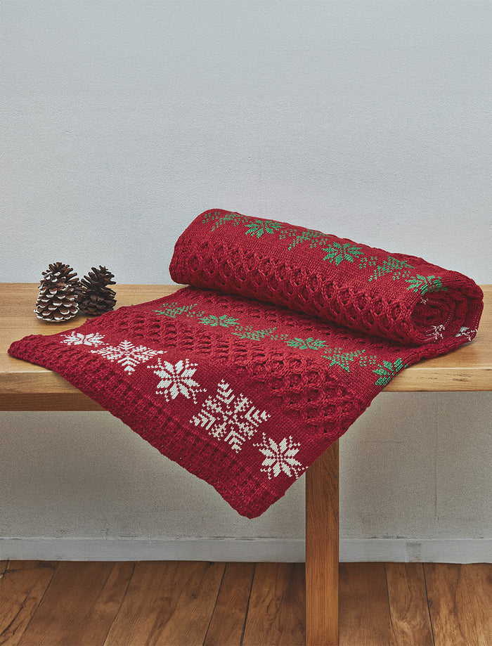 Aran Cable Christmas Throw - ChilliGreenWhite #color-chilligreenwhite