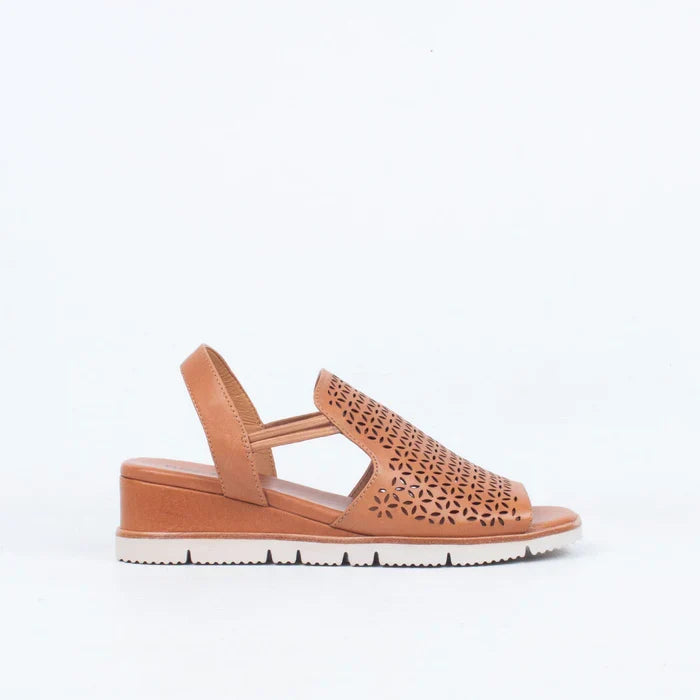 BRESLEY SLED TAN