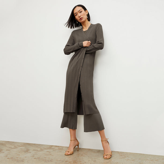 Front image of a woman wearing the Charli Top - Textured Knit in Light Ash