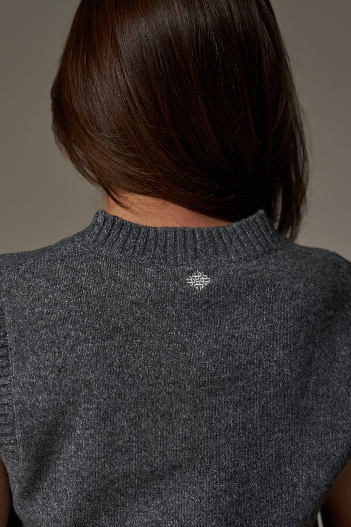 CTRE KNITTED VEST - GREY