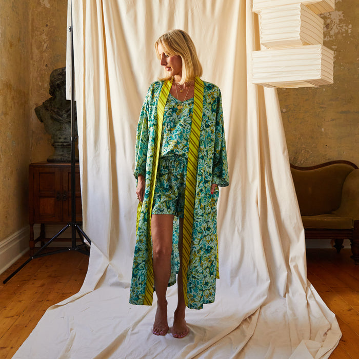 Demi Robe