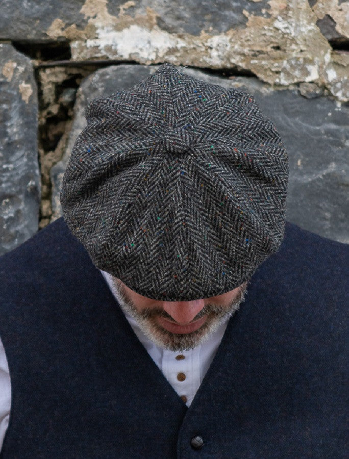 Donegal Tweed Mens Gatsby Cap - Charcoal #color_charcoal