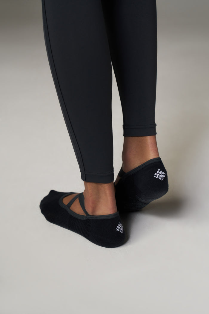 EMBLEM BARRE GRIP SOCKS - MIDNIGHT GREY
