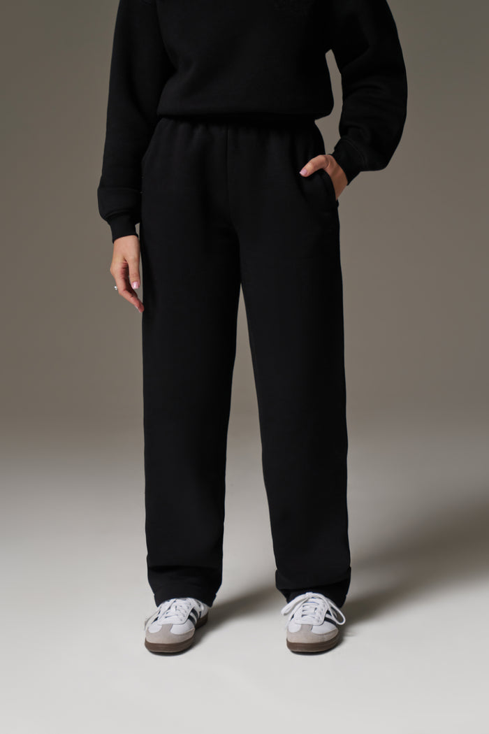 EMBROIDERED CREST RELAXED JOGGERS - BLACK
