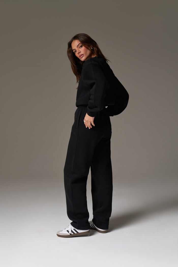 EMBROIDERED CREST SWEATSHIRT - BLACK