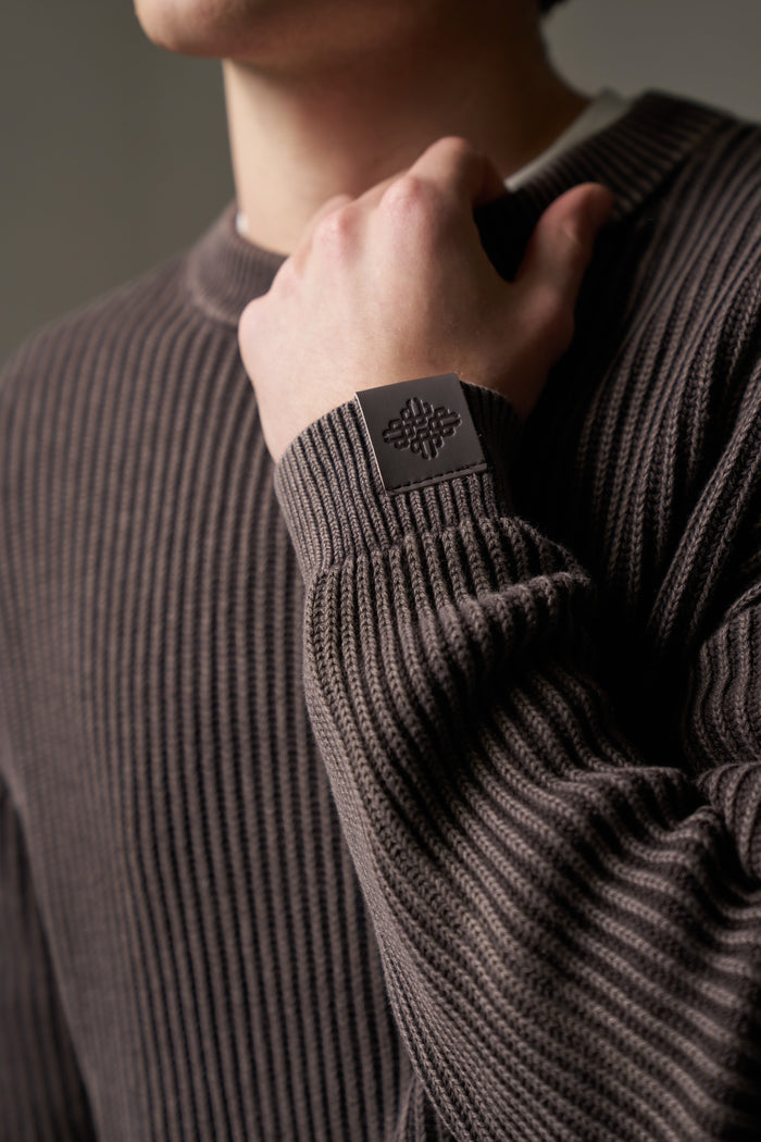 HEAVY WASHED RIBBED KNIT CREW - BROWN