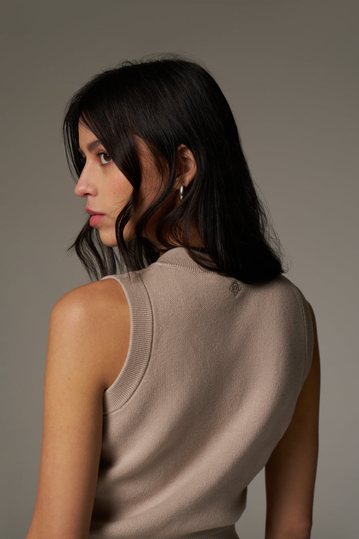 KNIT BUTTON THROUGH TOP - BEIGE