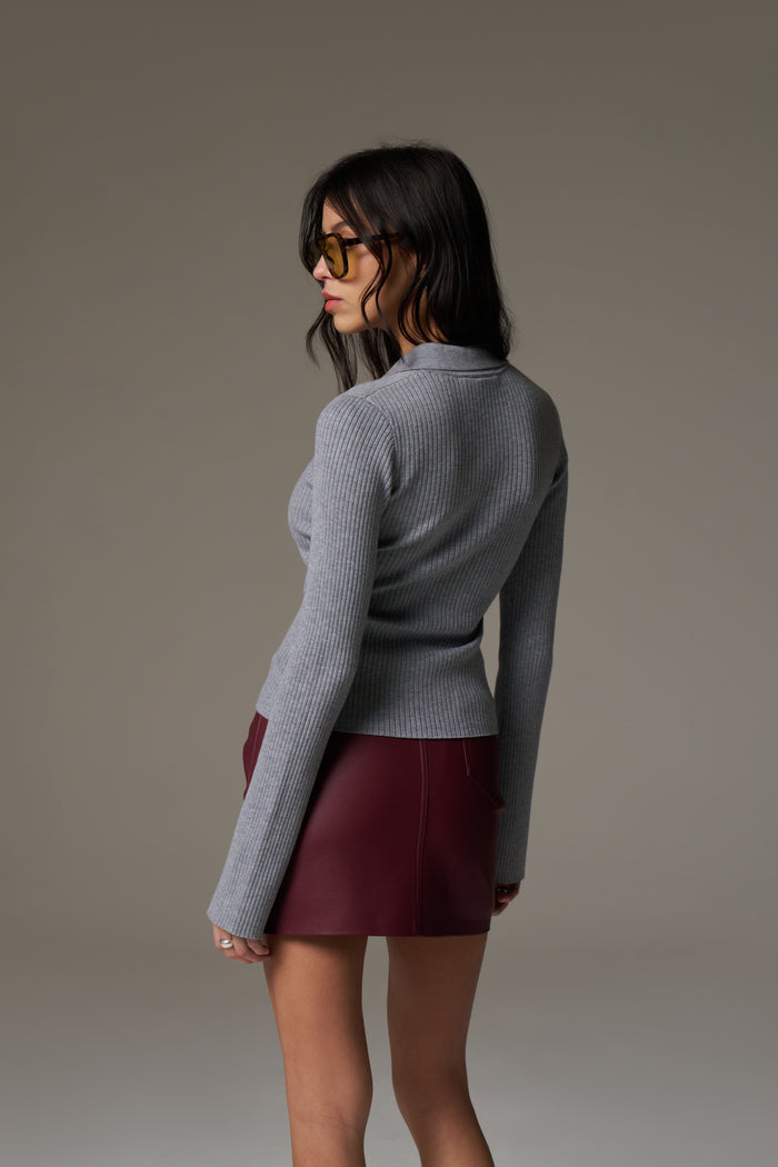 KNITTED RIBBED BUTTON THROUGH TOP - GREY MARL