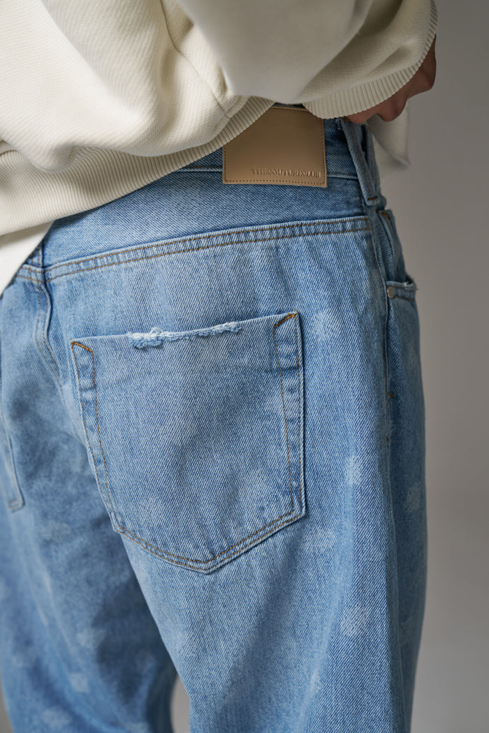 LASER PRINT EMBLEM JEANS - BLUE WASH
