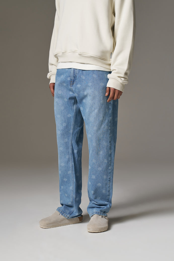 LASER PRINT EMBLEM JEANS - BLUE WASH