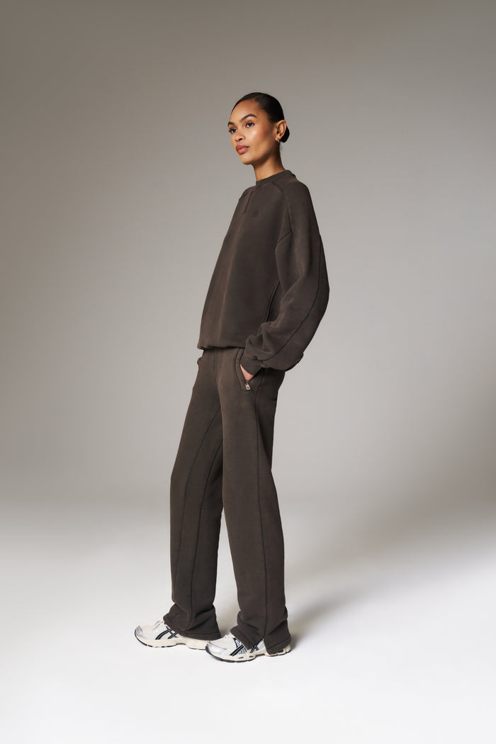 LAUNDERED CLASSICS STRAIGHT LEG JOGGERS - WASHED BROWN