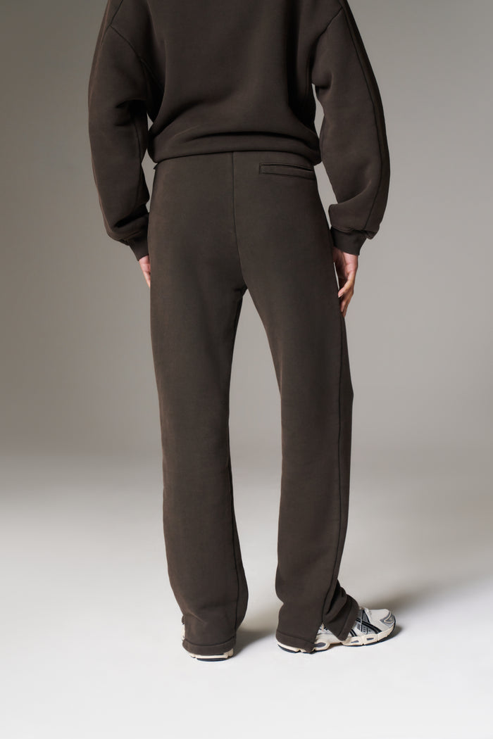 LAUNDERED CLASSICS STRAIGHT LEG JOGGERS - WASHED BROWN
