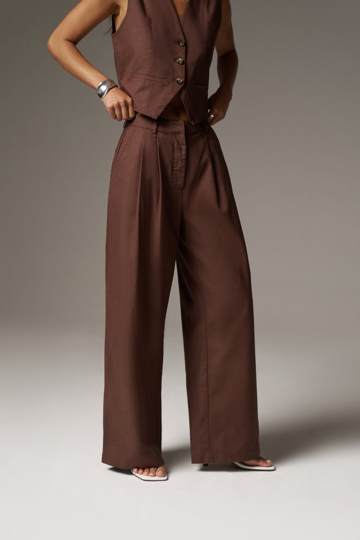 LINEN BLEND WIDE LEG PLEATED TROUSERS - CHOCOLATE