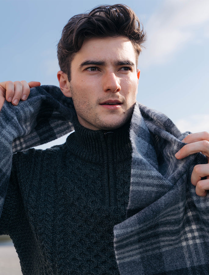 #color_grey-charcoal-silver-plaid