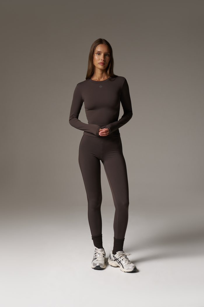 SCULPTING STRETCH LONG SLEEVE TOP - CHOCOLATE