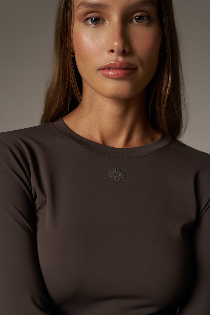 SCULPTING STRETCH LONG SLEEVE TOP - CHOCOLATE