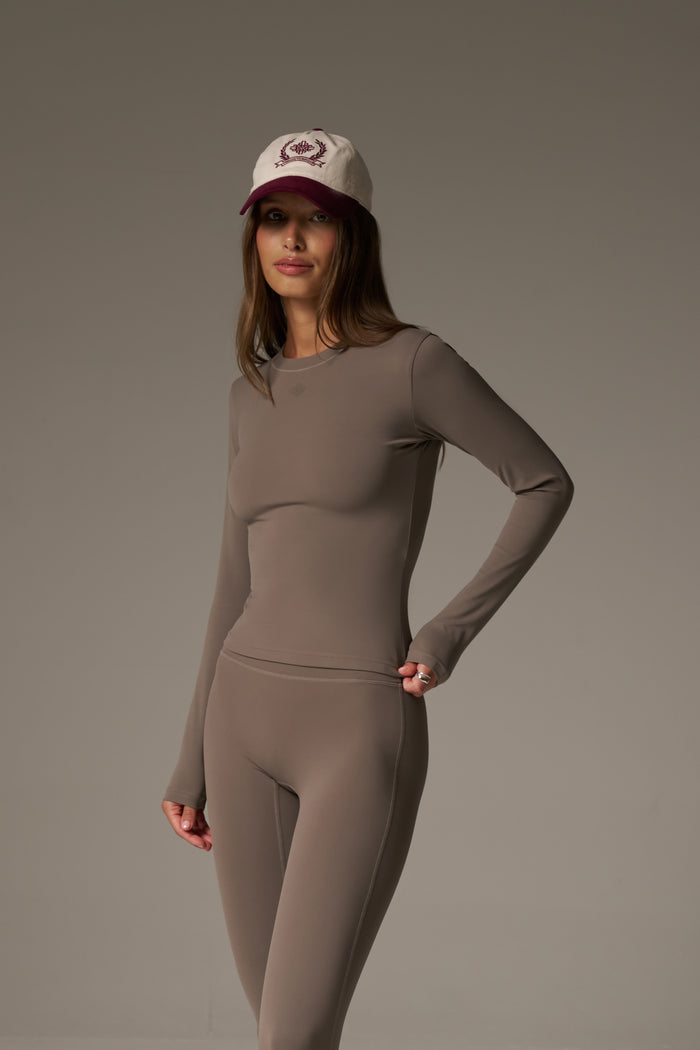 SCULPTING STRETCH LONG SLEEVE TOP - COCOA
