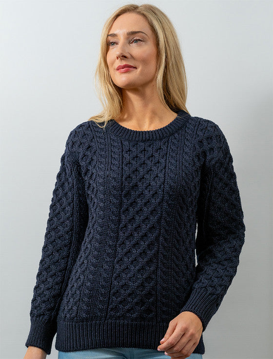 WOMEN'S HEAVYWEIGHT TRADITIONAL ARAN WOOL SWEATER - Navy #color_navy